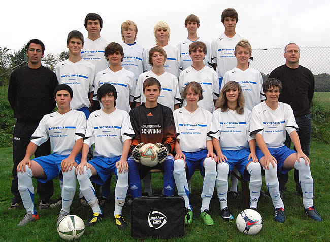 Die Mannschaft der B-Jugend, aufgenommen vor dem Spiel gegen Grumb/Zell/BadKön am 26.Sept 2010 in Vielbrunn