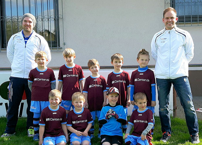 g mannschaftsfoto april2016 kleiner